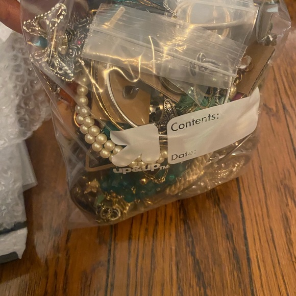 Assorted Jewelry Bag with modern and vintage jewelry 2lb lot bundle - Picture 4 of 12